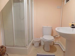 Basement Shower Room- click for photo gallery